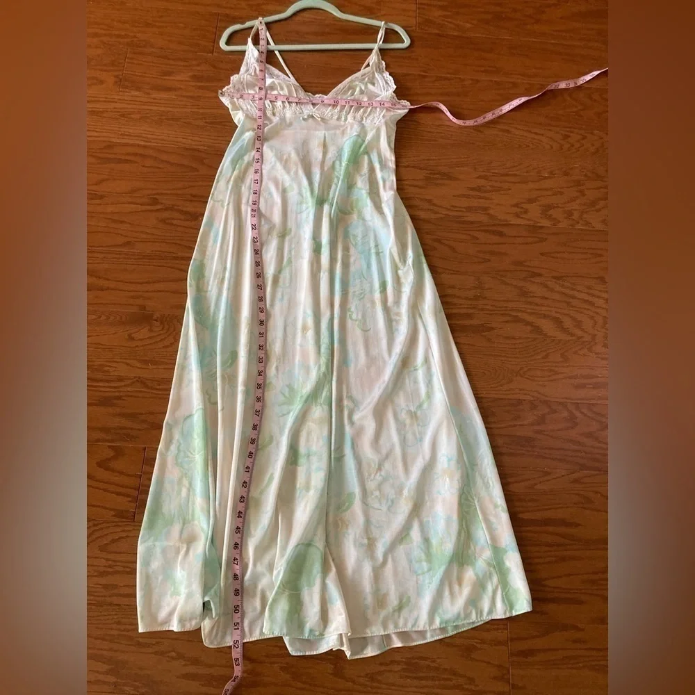 2 Piece Vintage CHEVETTE Nightgown Robe Floral Size M/L ILGWU